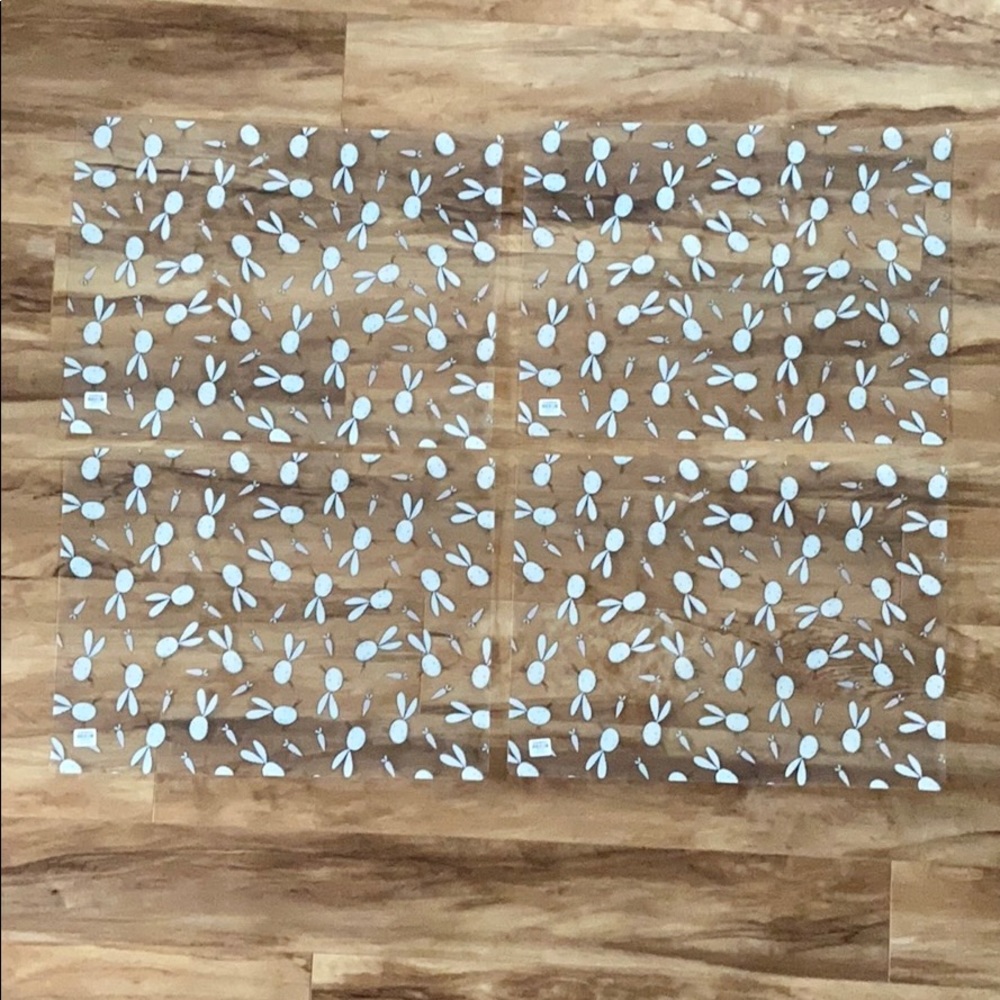 Crate&barrel Easter Bunny Easy Care Placemats - Picture 4 of 11